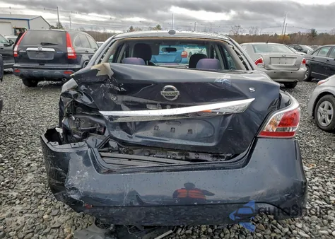 2015 Nissan Altima 2.5 из США, поврежденный, VIN 1N4AL3AP9FN401699